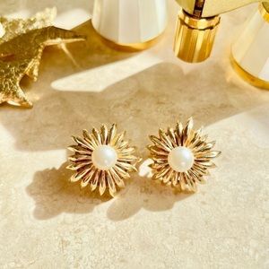 Vintage Crown Trifari Clip-on Earrings